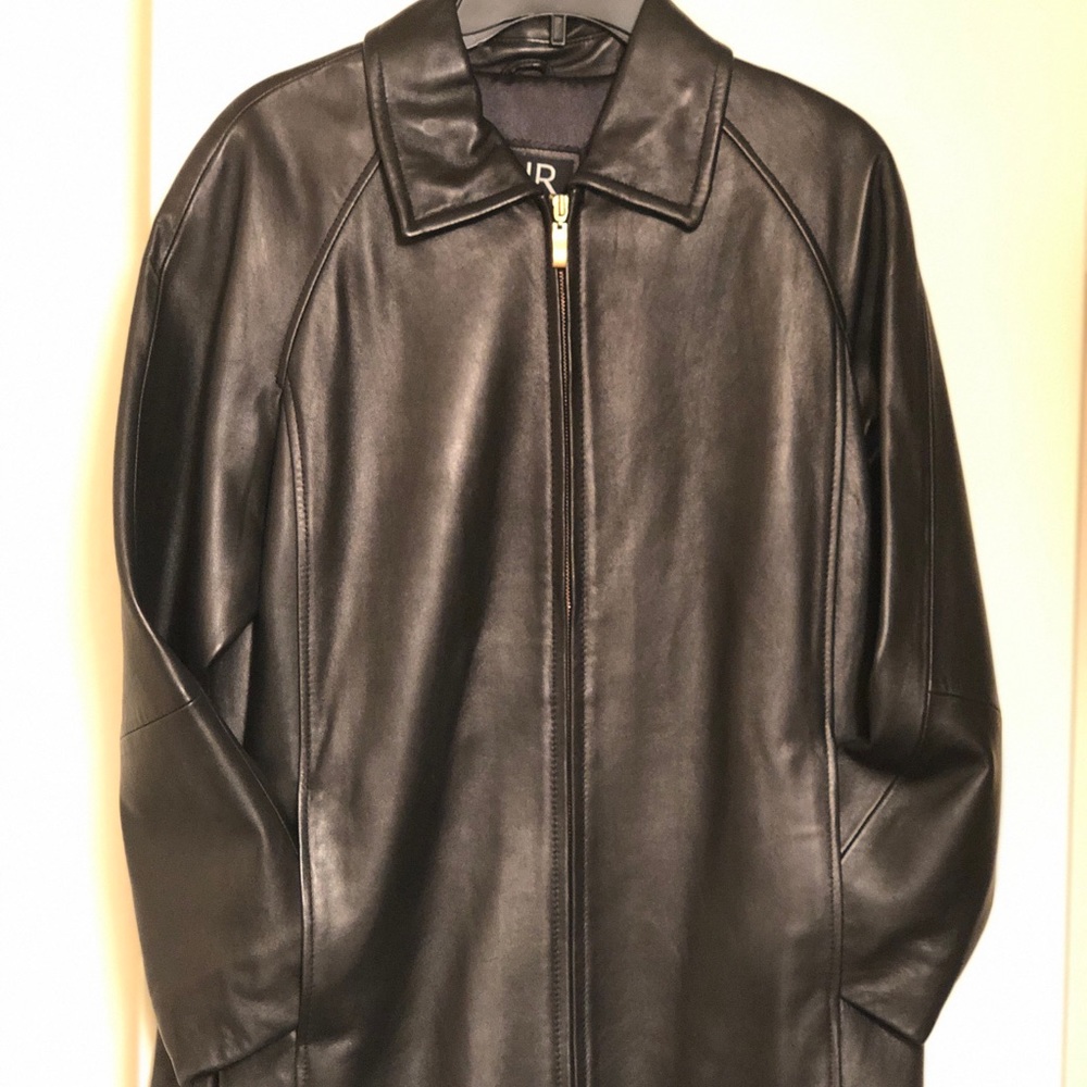 La Nouvelle Renaissance leather coat